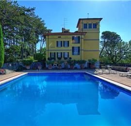6 bedroom villa with large pool and tennis court near Arezzo, Southern Tuscany, sleeps 12